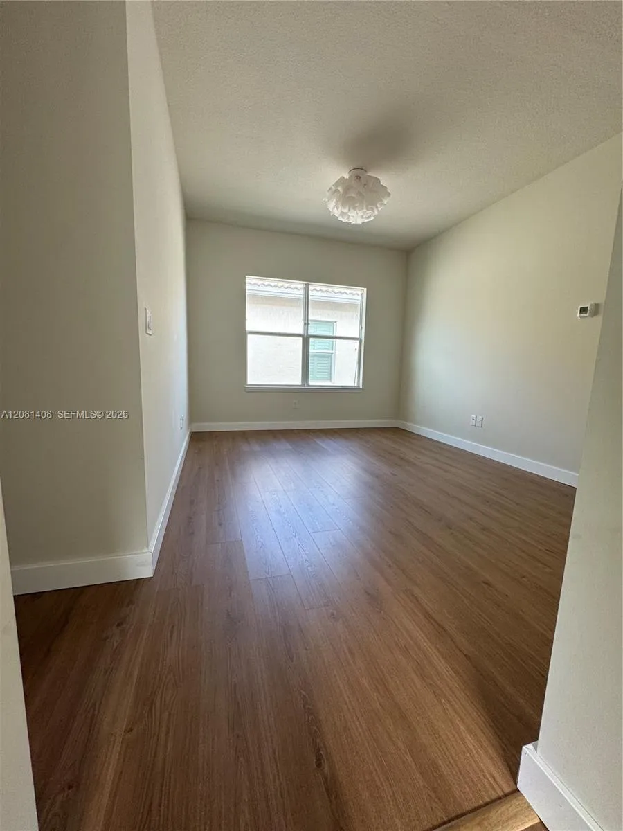 4729 Greenway Dr Hollywood, FL 33021