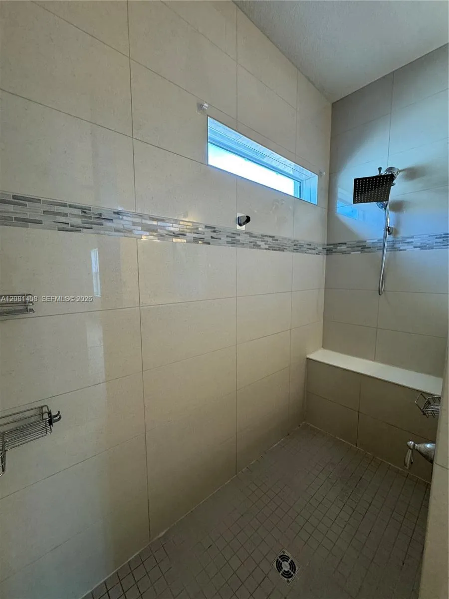 4729 Greenway Dr Hollywood, FL 33021