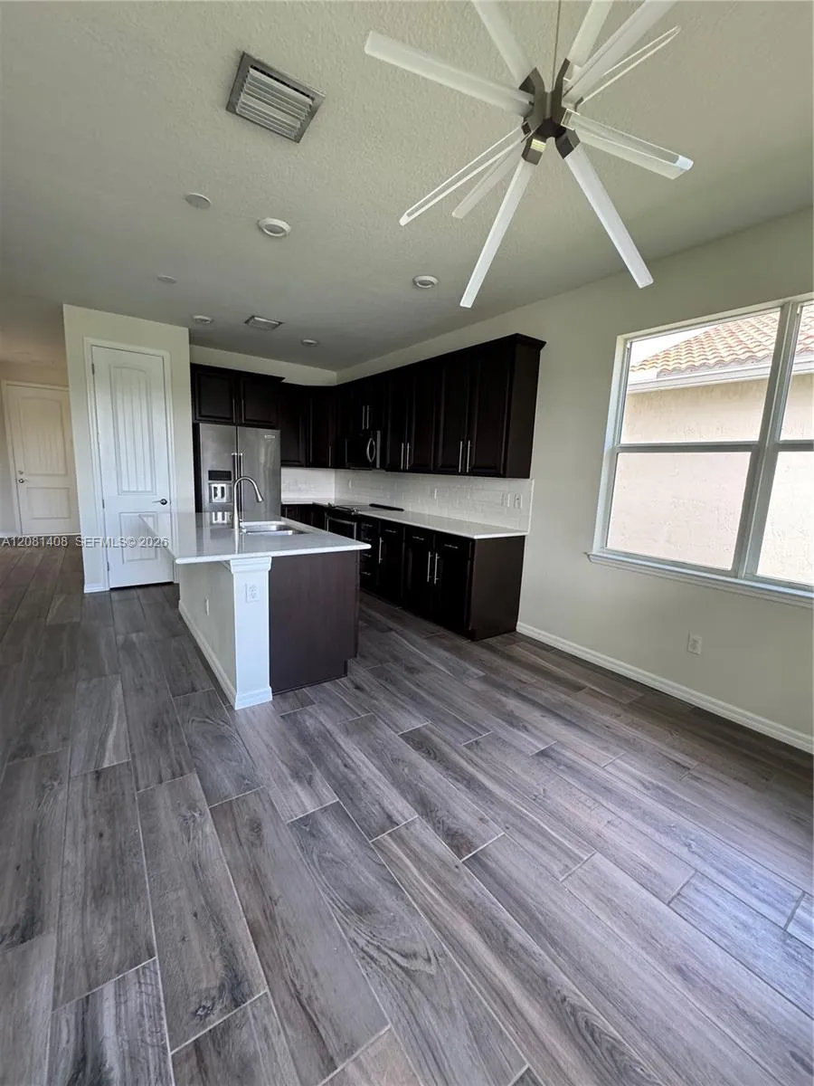 4729 Greenway Dr Hollywood, FL 33021