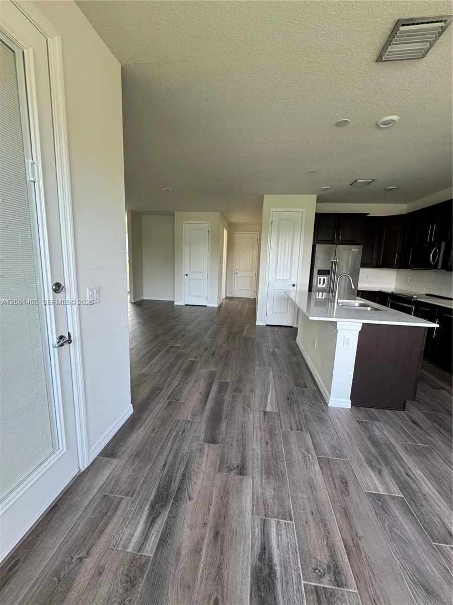 4729 Greenway Dr Hollywood, FL 33021