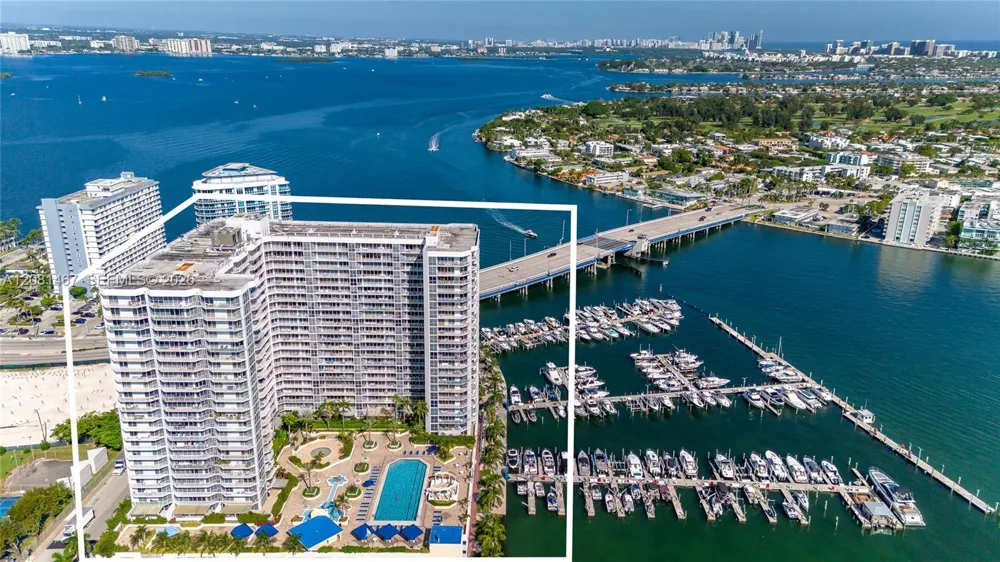 7601 E Treasure Dr #PH224 North Bay Village, FL 33141