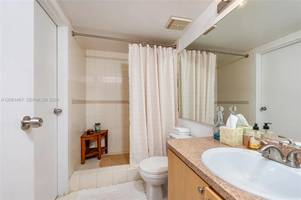 7601 E Treasure Dr #PH224 North Bay Village, FL 33141