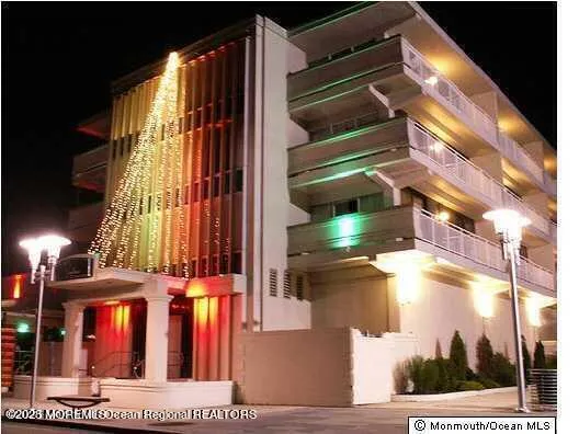 400 Deal Lake Drive #8F Asbury Park, NJ 07712