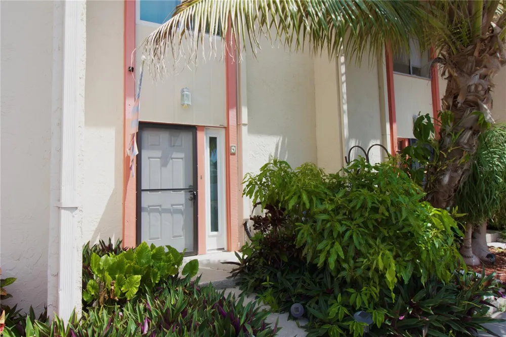 5822 16TH LANE S #4 St Petersburg, FL 33712