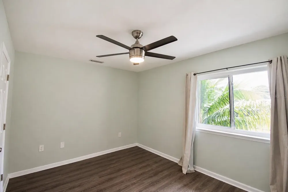 5822 16TH LANE S #4 St Petersburg, FL 33712