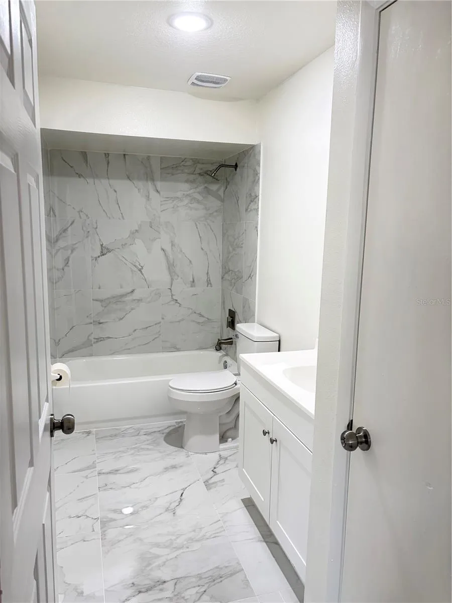 1117 BLOSSOM CIRCLE Lakeland, FL 33805