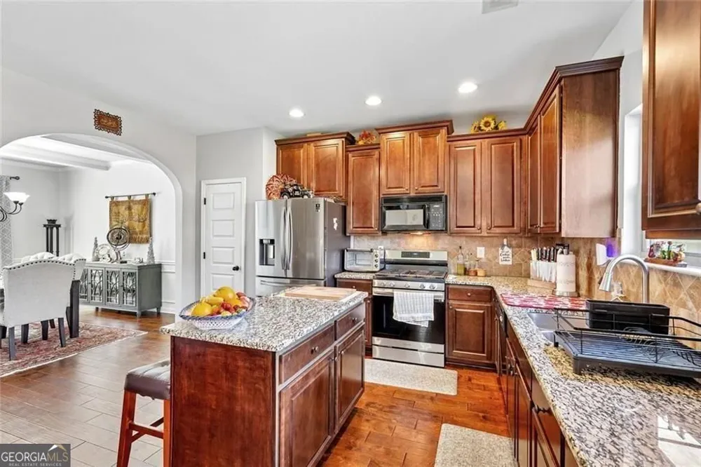 1650 Horseshoe Creek LN Cumming, GA 30041