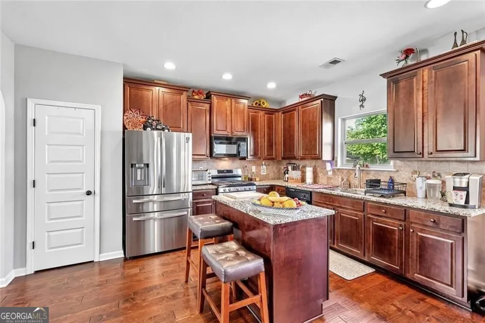 1650 Horseshoe Creek LN Cumming, GA 30041