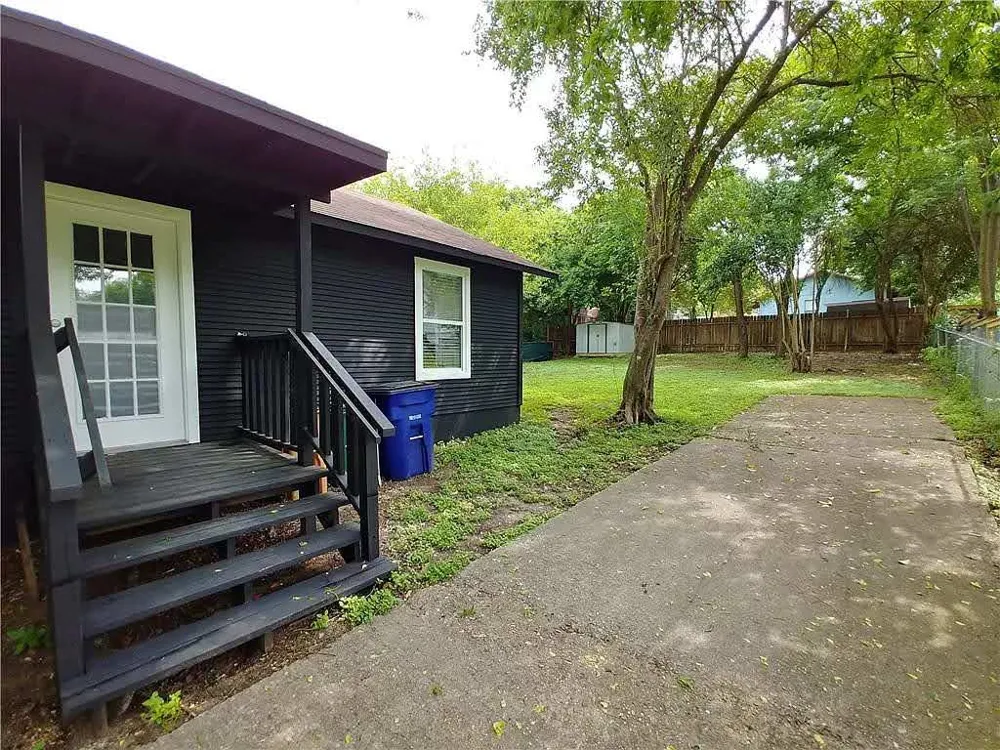 1705 Singleton Avenue Austin, TX 78702