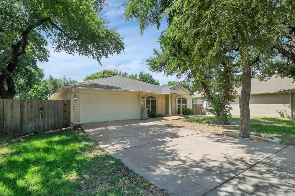 305 Dayna Cove Leander, TX 78641