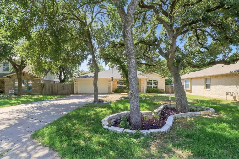 305 Dayna Cove Leander, TX 78641