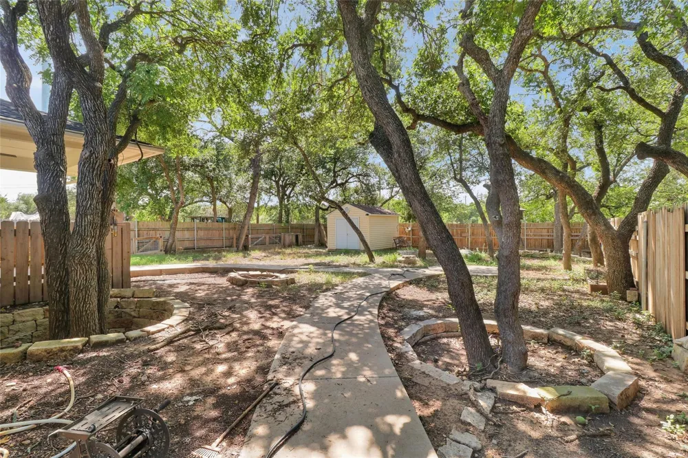 305 Dayna Cove Leander, TX 78641