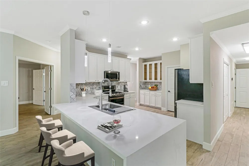 305 Dayna Cove Leander, TX 78641