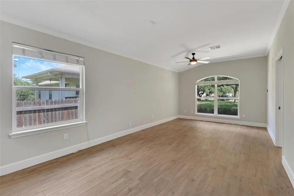 305 Dayna Cove Leander, TX 78641