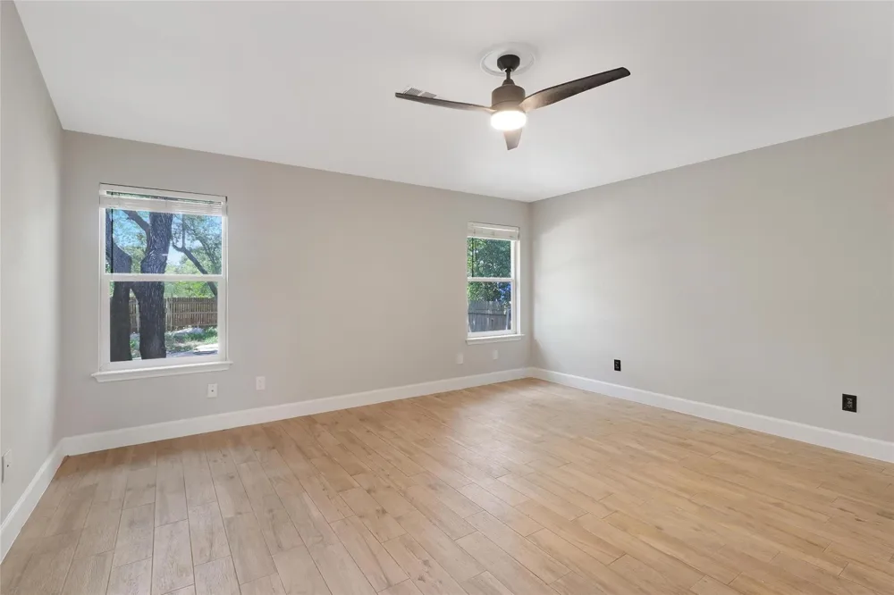 305 Dayna Cove Leander, TX 78641