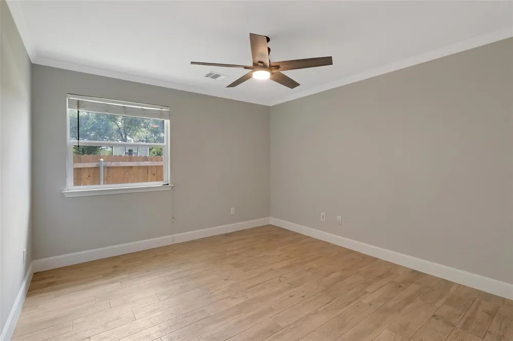 305 Dayna Cove Leander, TX 78641
