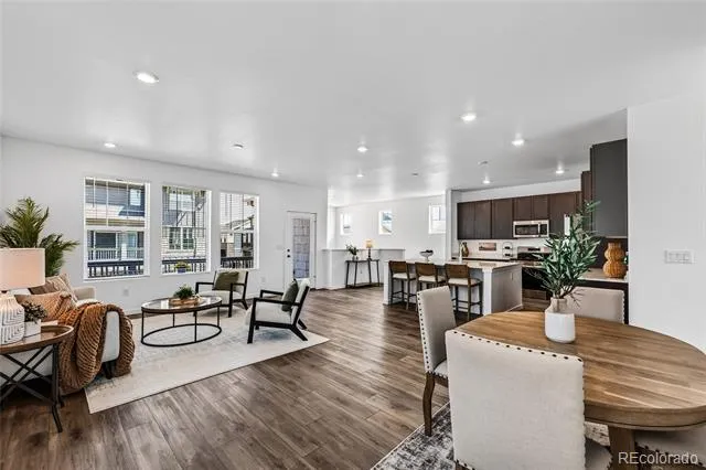 1949 S Fultondale Way Aurora, CO 80018