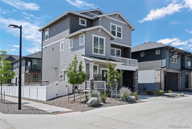 1949 S Fultondale Way Aurora, CO 80018