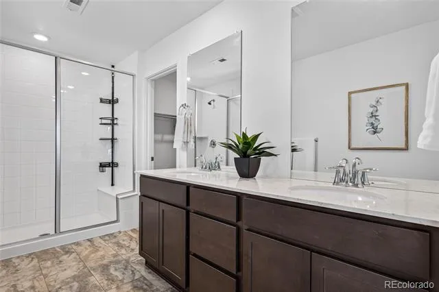 1949 S Fultondale Way Aurora, CO 80018