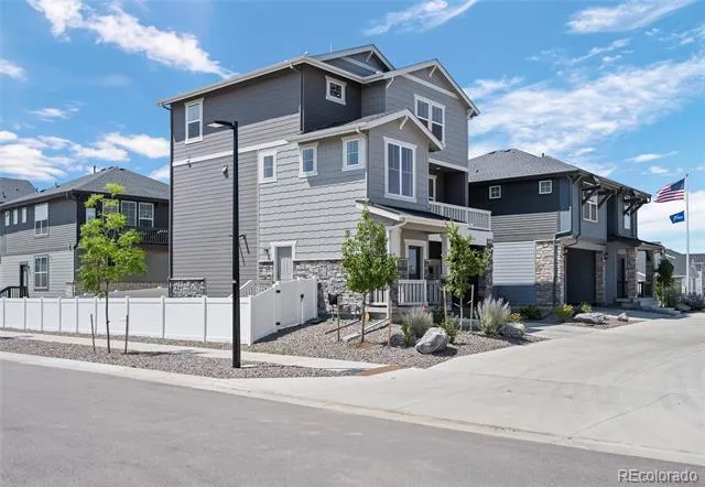 1949 S Fultondale Way Aurora, CO 80018