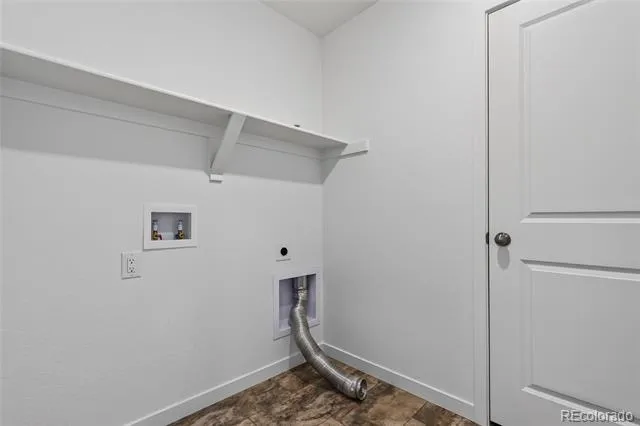 1949 S Fultondale Way Aurora, CO 80018
