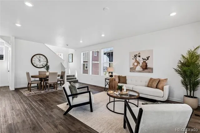 1949 S Fultondale Way Aurora, CO 80018