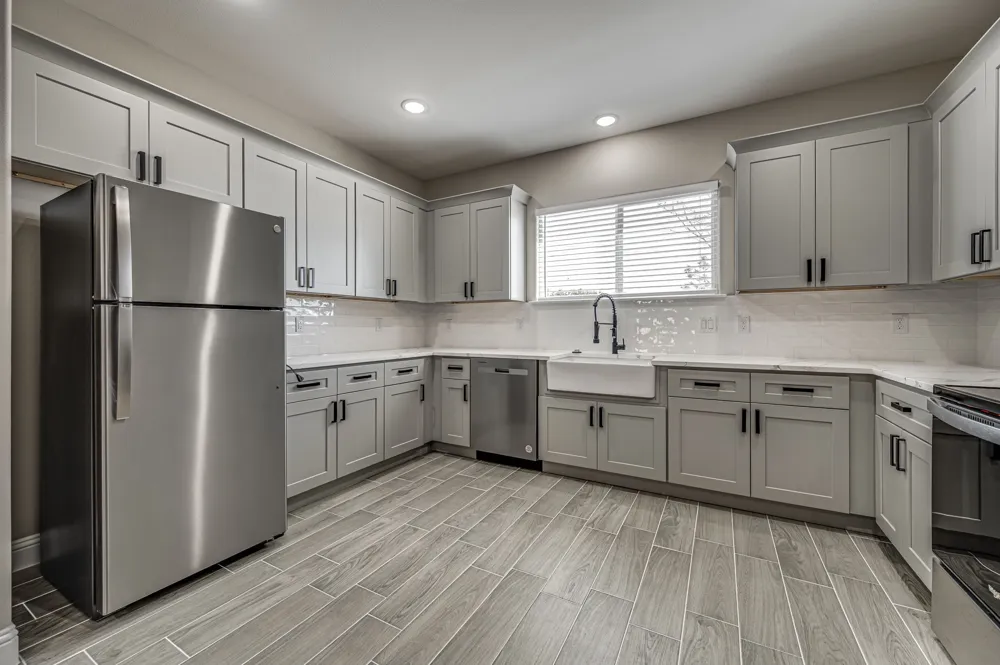 5858 Black Pine Circle Granbury, TX 76048