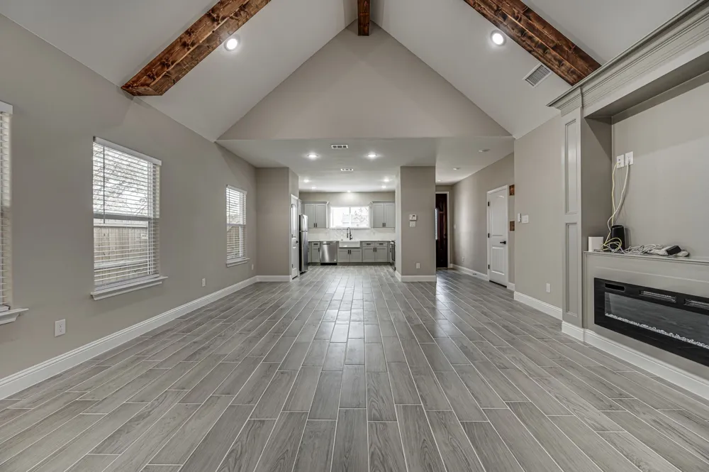 5858 Black Pine Circle Granbury, TX 76048