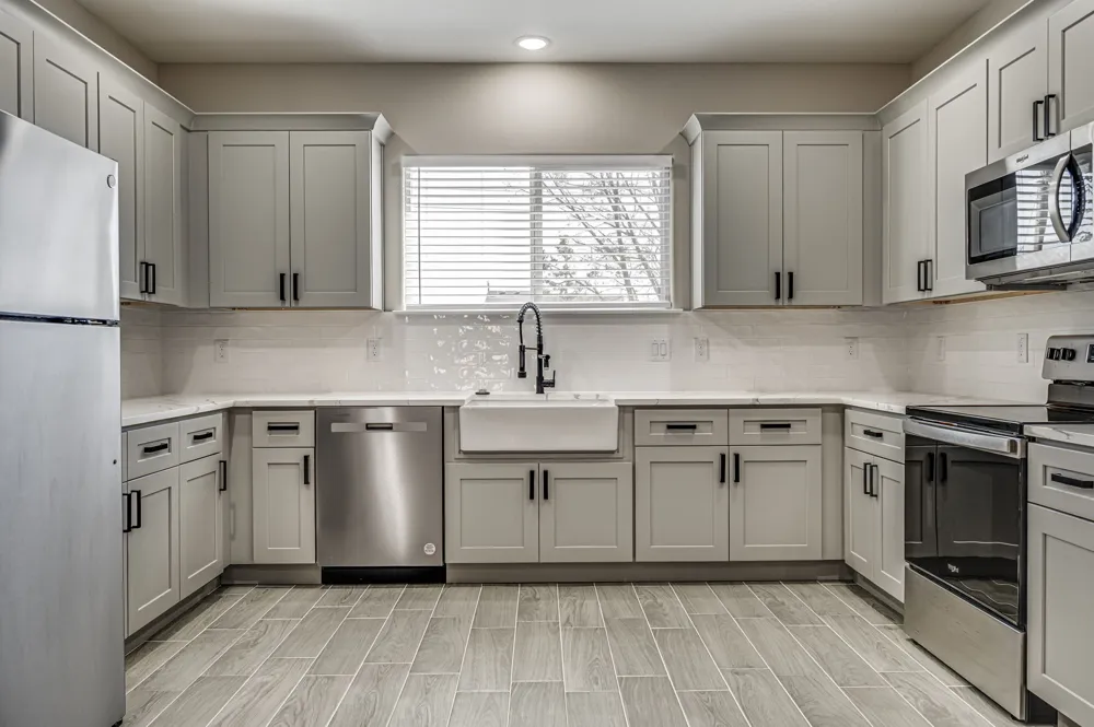 5858 Black Pine Circle Granbury, TX 76048
