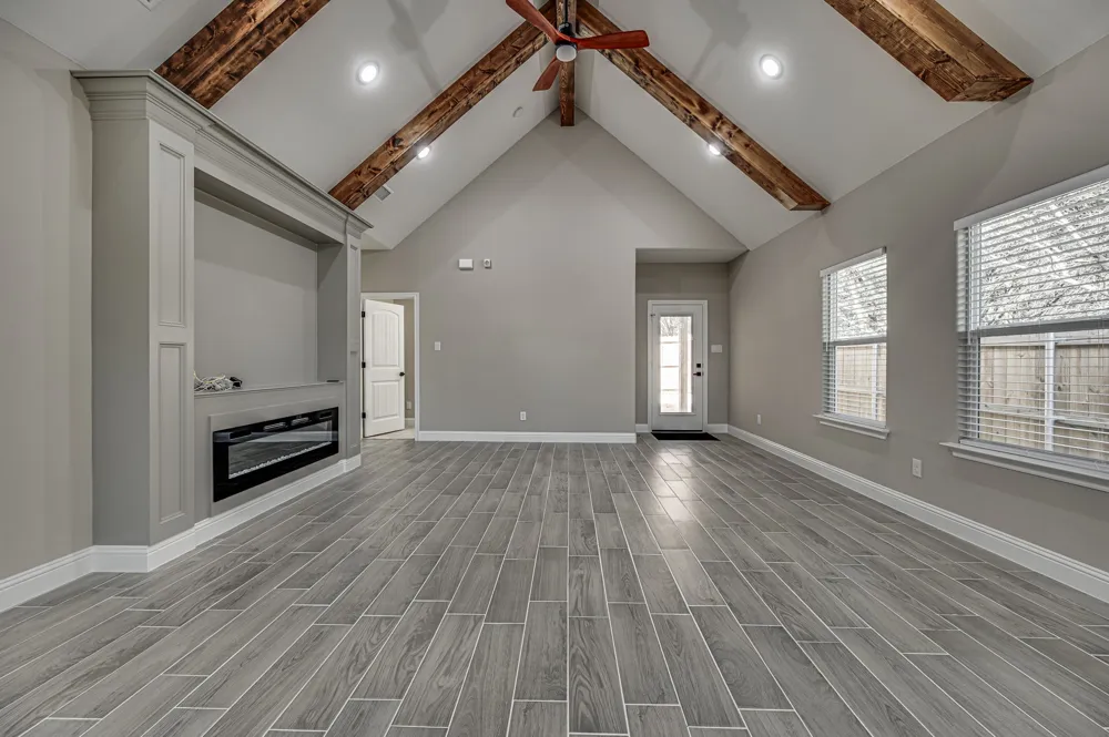 5858 Black Pine Circle Granbury, TX 76048