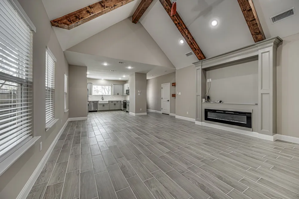 5858 Black Pine Circle Granbury, TX 76048
