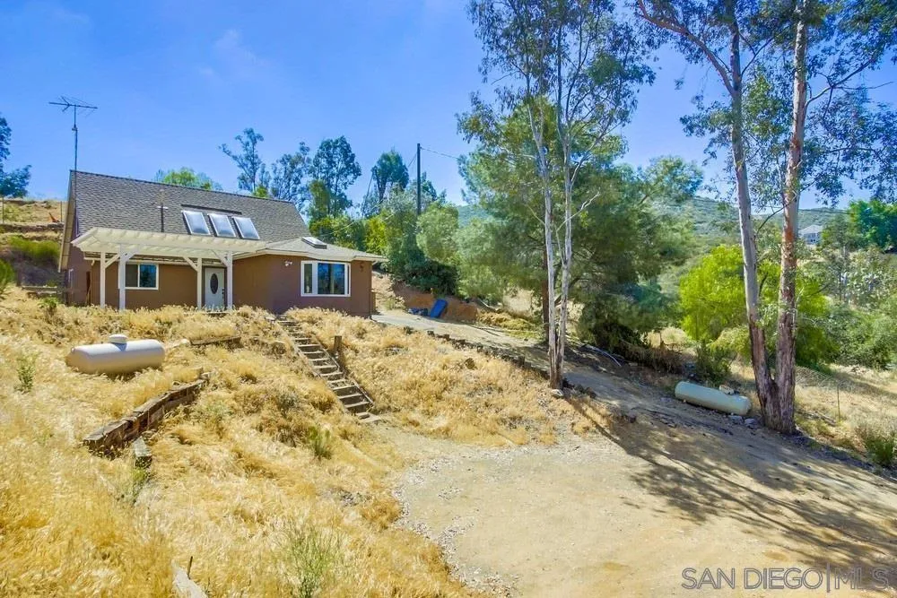 324 Patrick Dr El Cajon, CA 92019