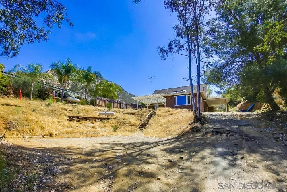 324 Patrick Dr El Cajon, CA 92019