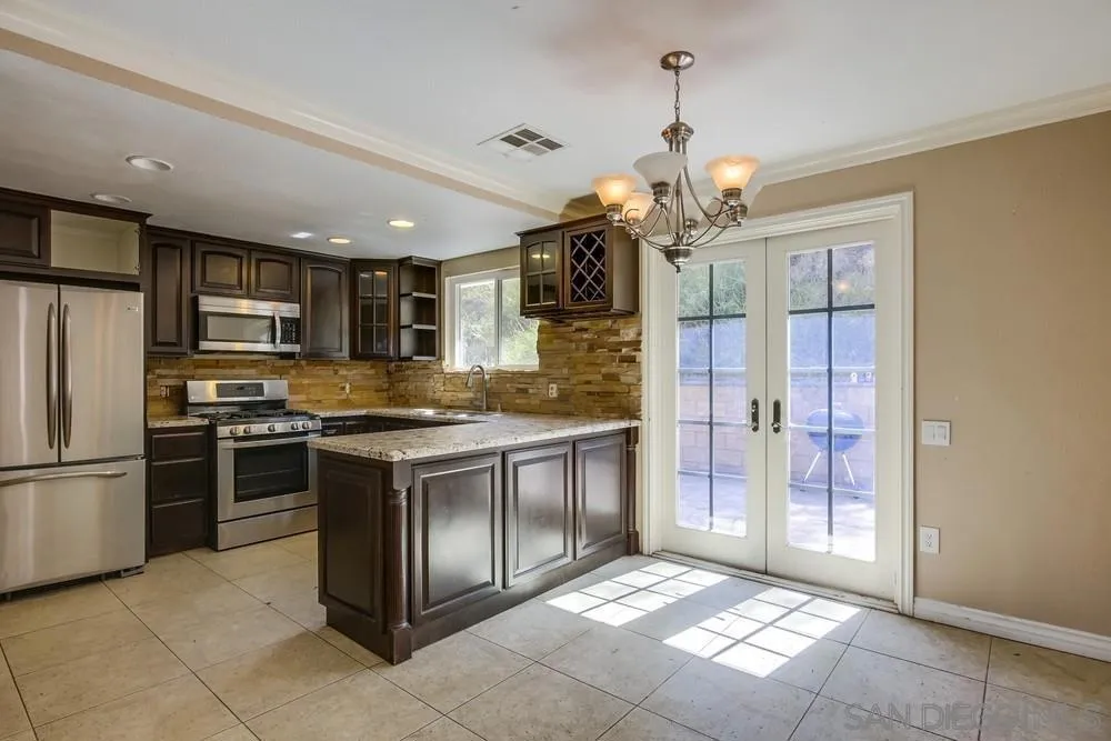 324 Patrick Dr El Cajon, CA 92019