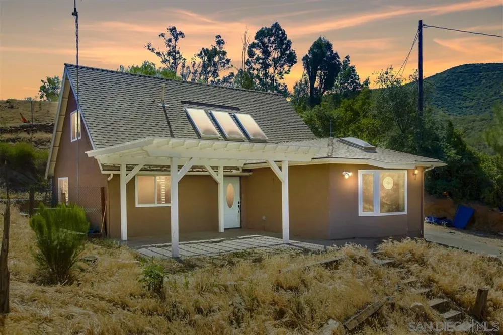 324 Patrick Dr El Cajon, CA 92019