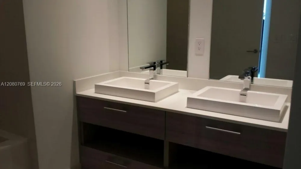 1300 S Miami Ave #1702 Miami, FL 33130