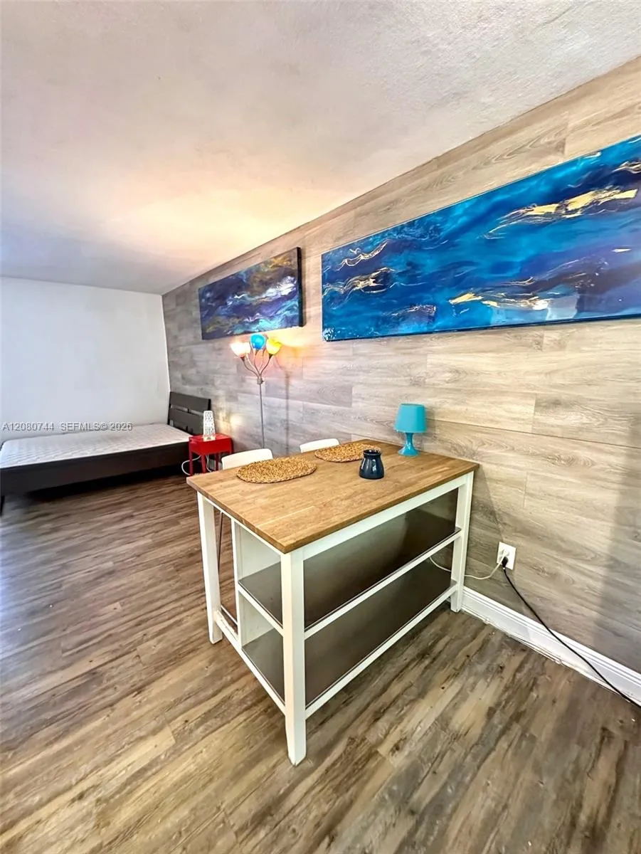 3071 SW 27th Ave #19 Miami, FL 33133