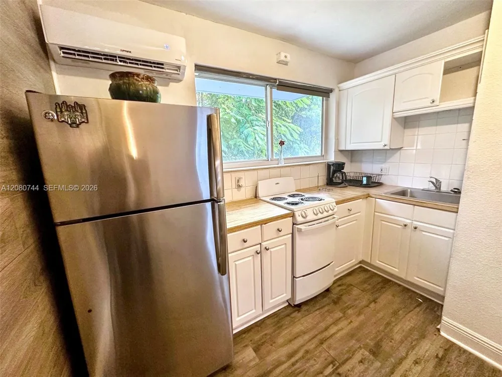 3071 SW 27th Ave #19 Miami, FL 33133
