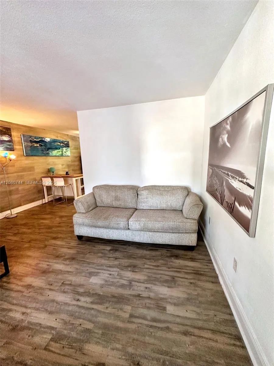 3071 SW 27th Ave #19 Miami, FL 33133
