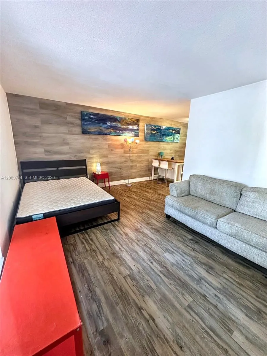 3071 SW 27th Ave #19 Miami, FL 33133