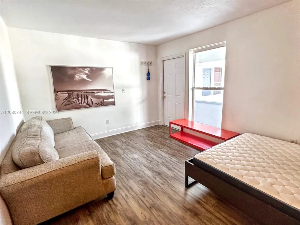 3071 SW 27th Ave #19 Miami, FL 33133