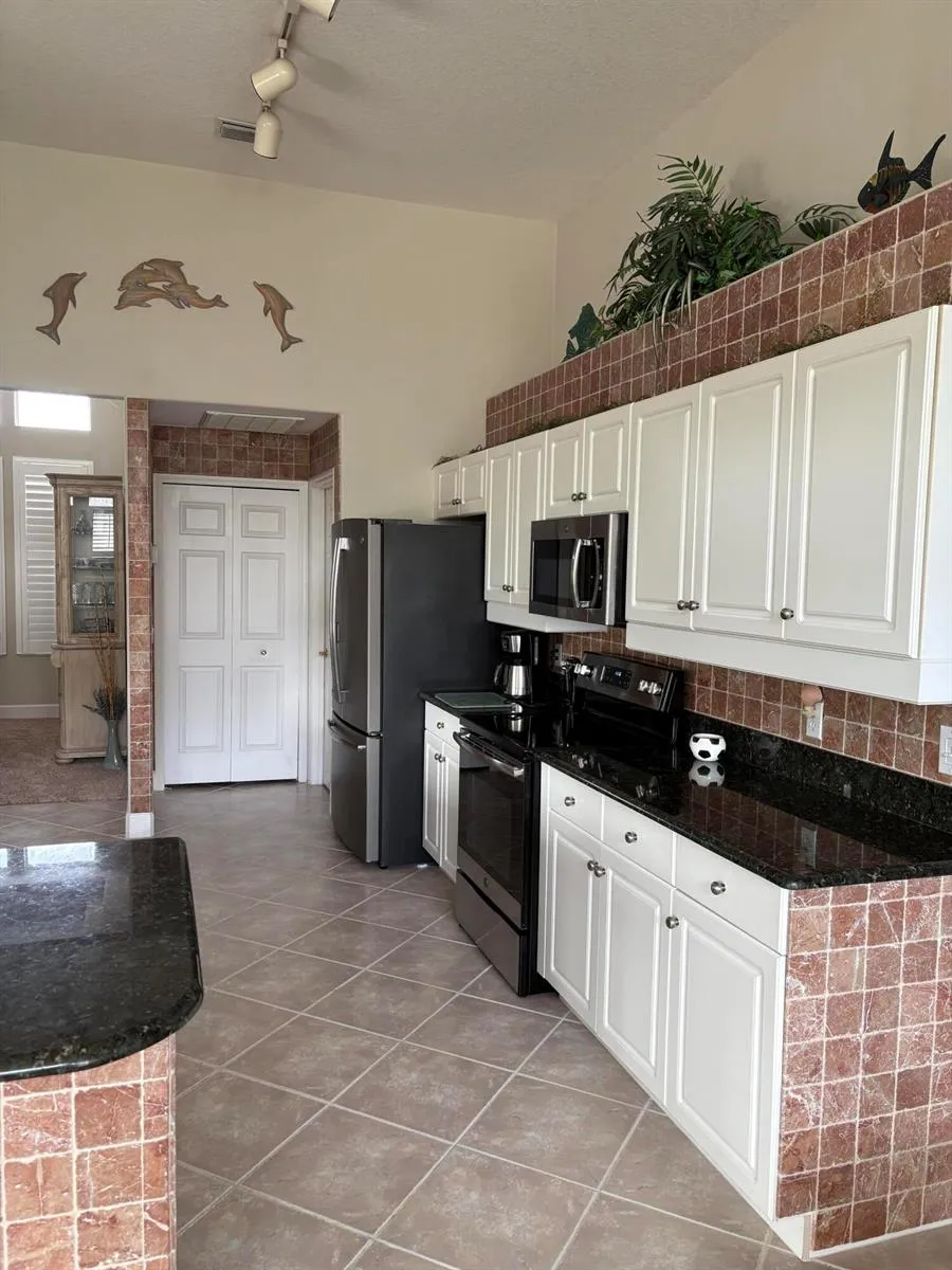 8 TROPIC LAKE WAY Ormond Beach, FL 32174