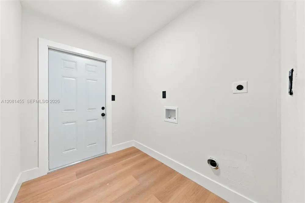1838 NW 57th St Miami, FL 33142