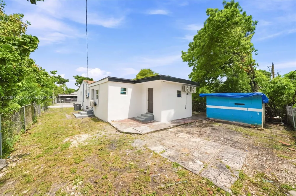 1838 NW 57th St Miami, FL 33142