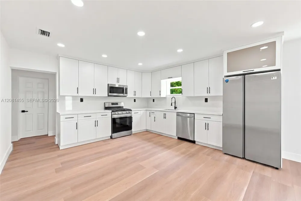 1838 NW 57th St Miami, FL 33142
