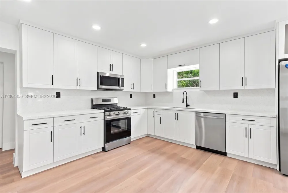 1838 NW 57th St Miami, FL 33142