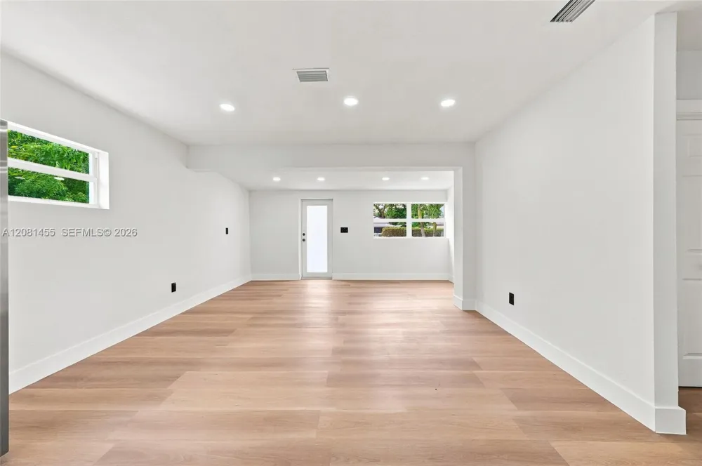 1838 NW 57th St Miami, FL 33142