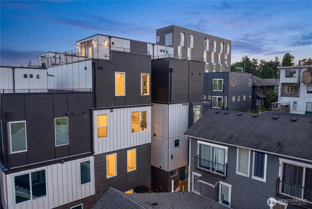 2328 Franklin Avenue E #B Seattle, WA 98102