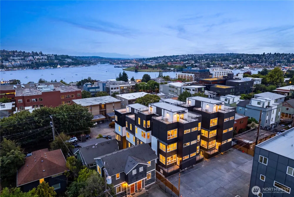 2328 Franklin Avenue E #B Seattle, WA 98102