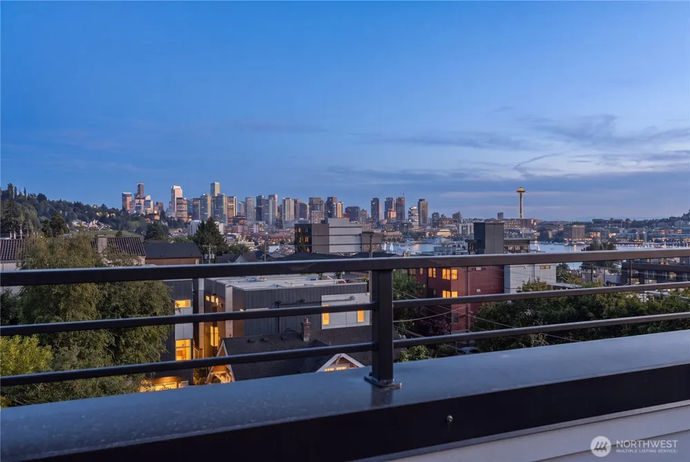 2328 Franklin Avenue E #B Seattle, WA 98102